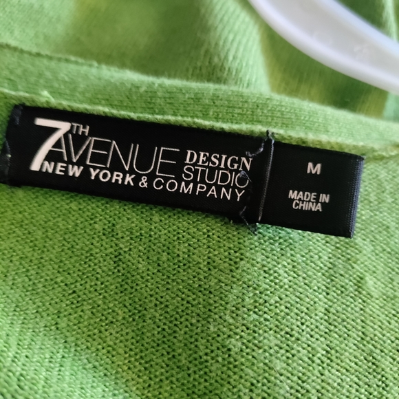 Sweater short sleeves. NEW York Co.    size medium - Picture 2 of 8